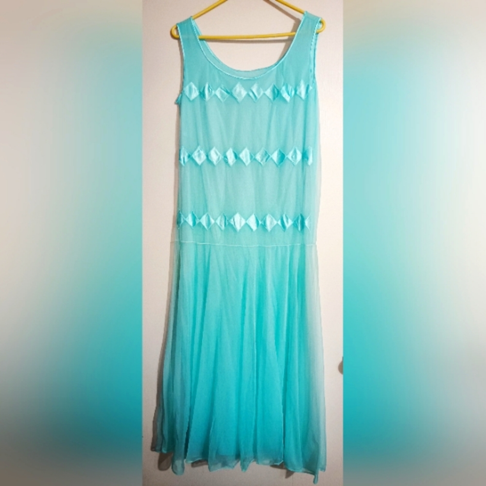 Beautiful vintage double lined satin contessa nightgown.